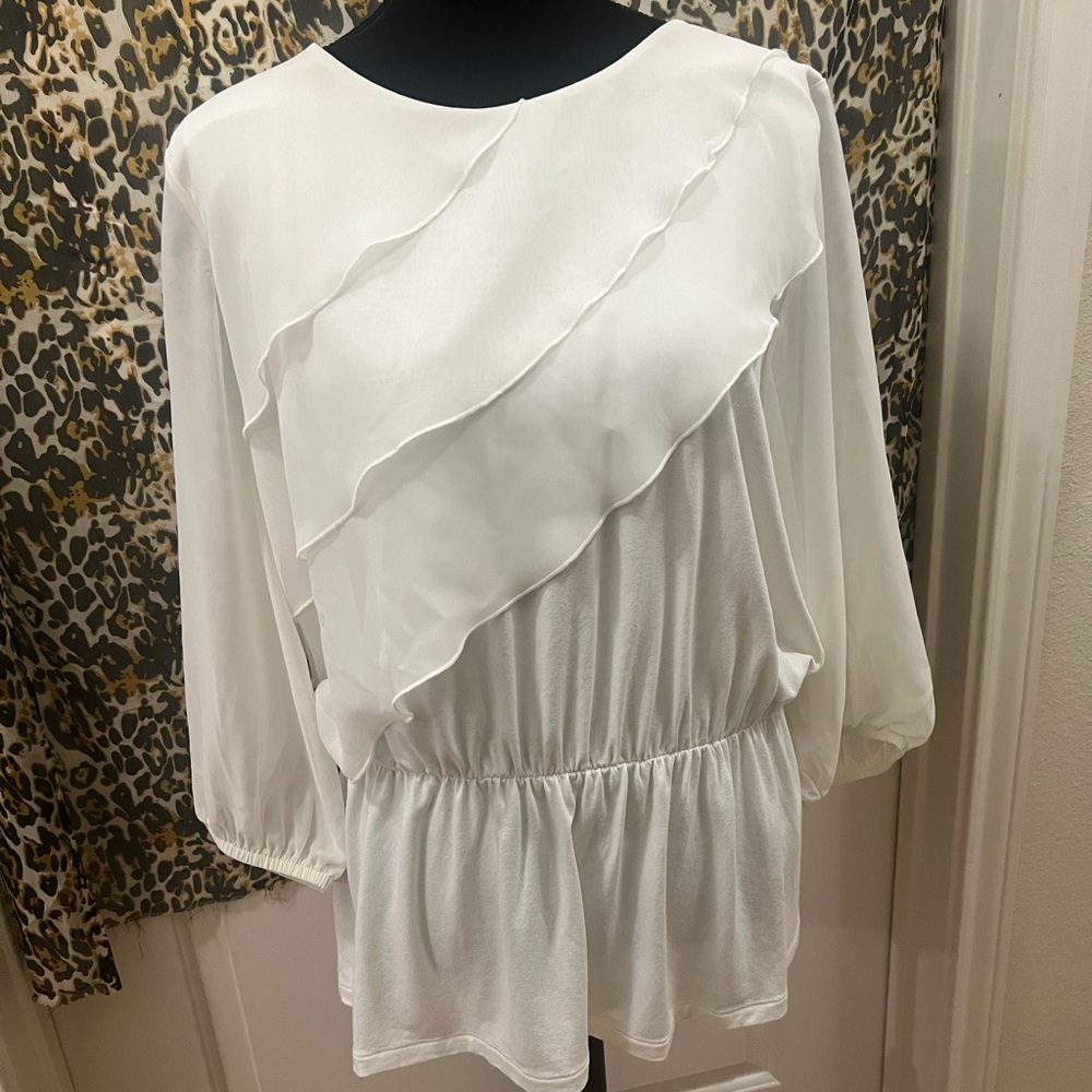 Chico’s boutique knit ruffle front top, size Lsrge.